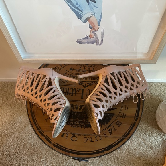 Guess strappy beige stiletto sandal 6.5 - Picture 3 of 3